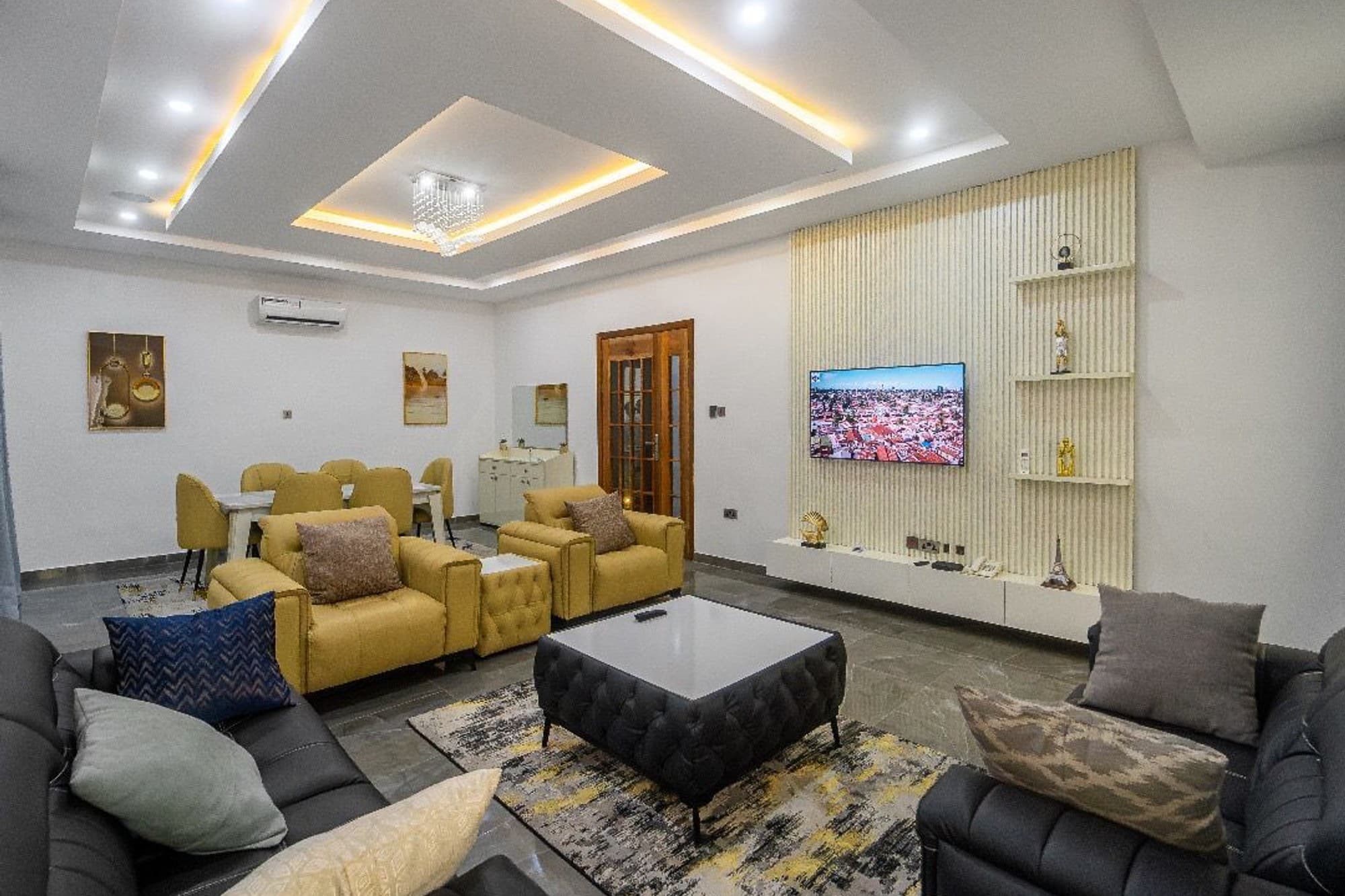 Luxurious 5-bedroom Semi-detached Duplex With Pool in Lekki