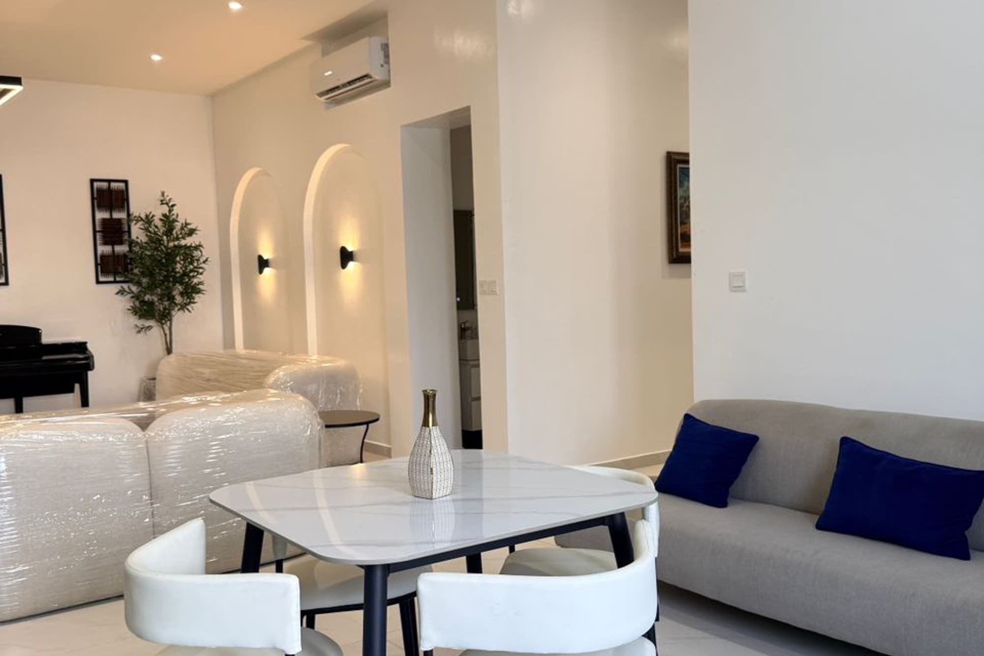 Newly Finished 2 Bedroom Minimalist Apartment. image 1