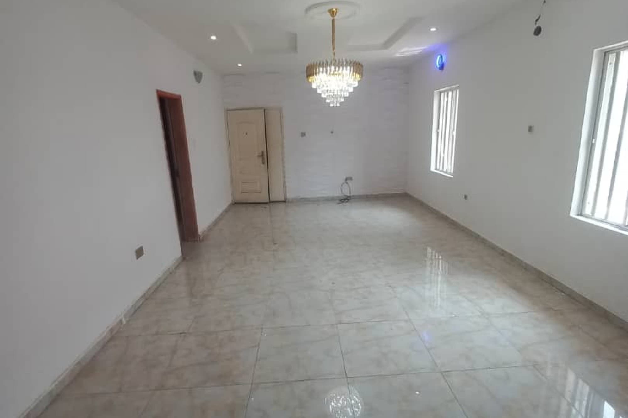 2bedroom Flat Upstairs With 2 Balconies in Lekki