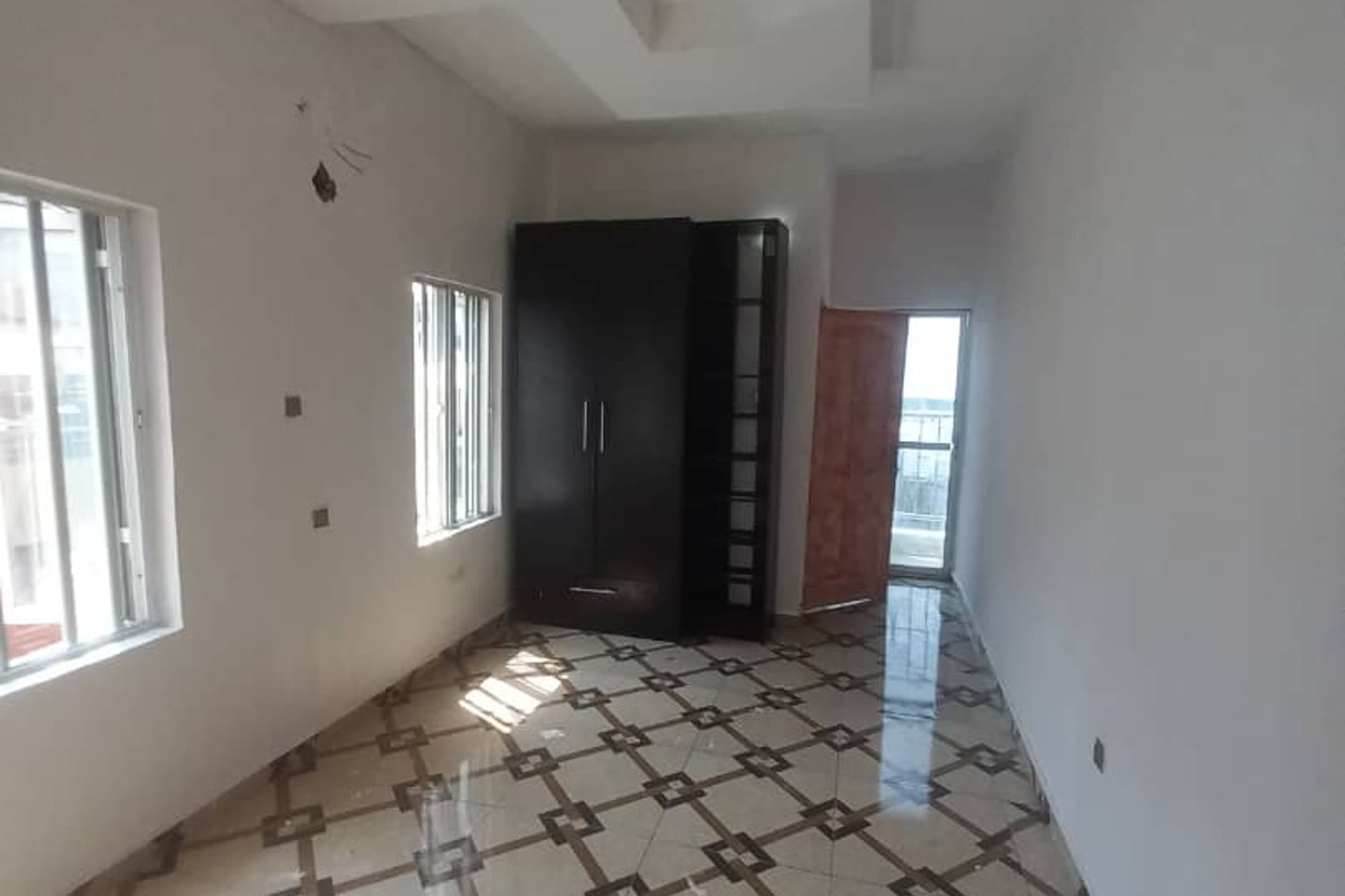 2bedroom Flat Upstairs With 2 Balconies in Lekki
