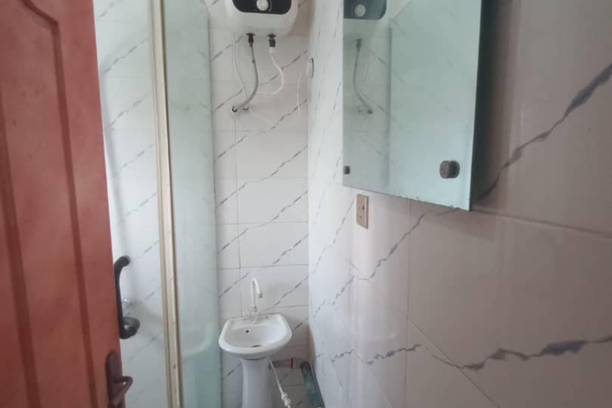 2bedroom Flat Upstairs With 2 Balconies in Lekki