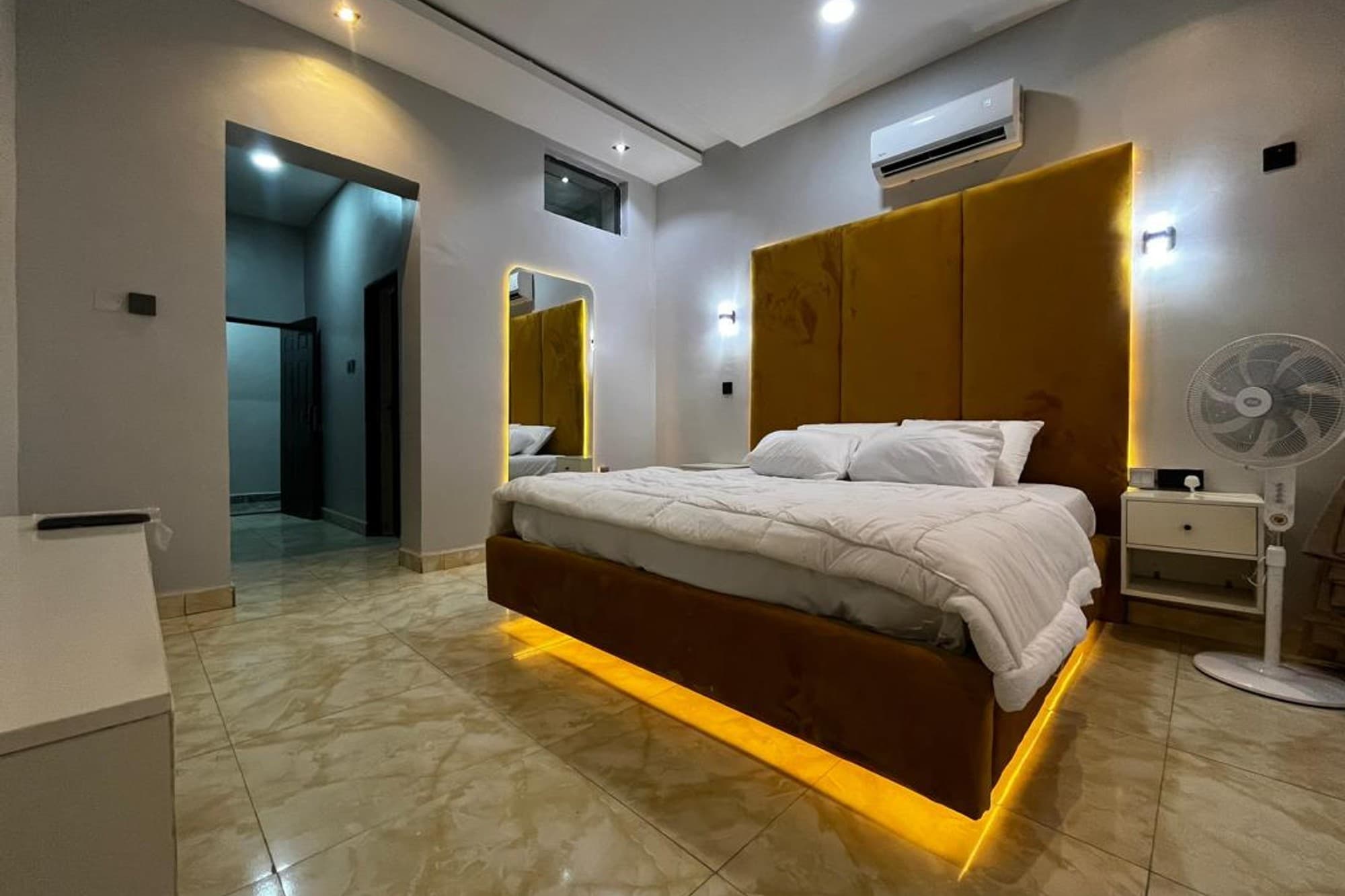 Luxurious 3 Bedrooms Apartment in Ankuru