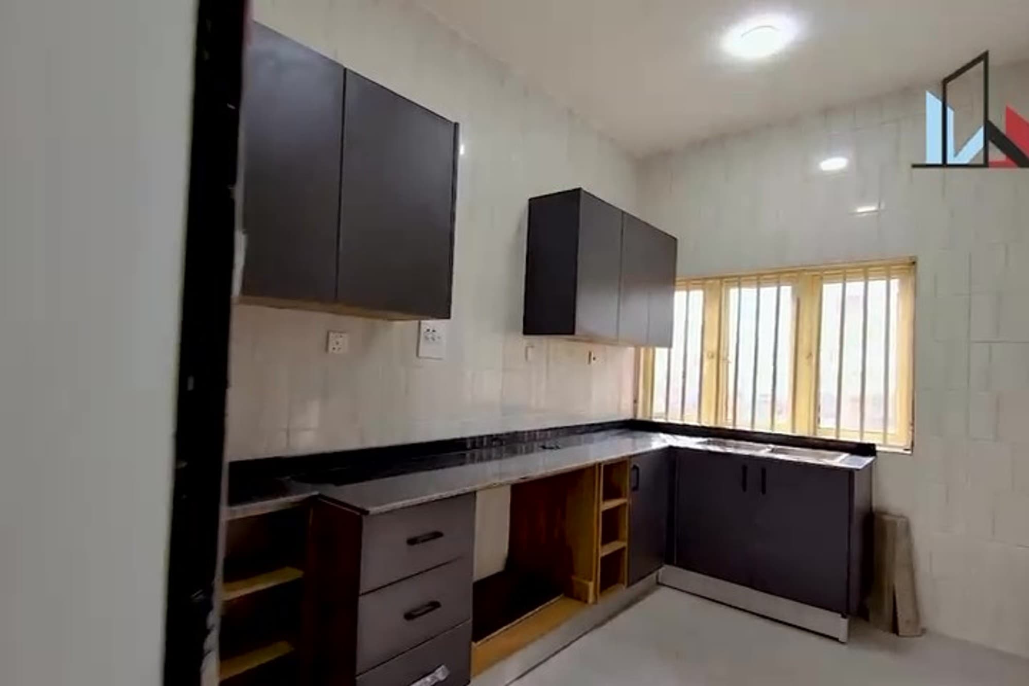 4-bedroom Terrace Duplexes With 2 Sitting Room 2maids Room in Lagos