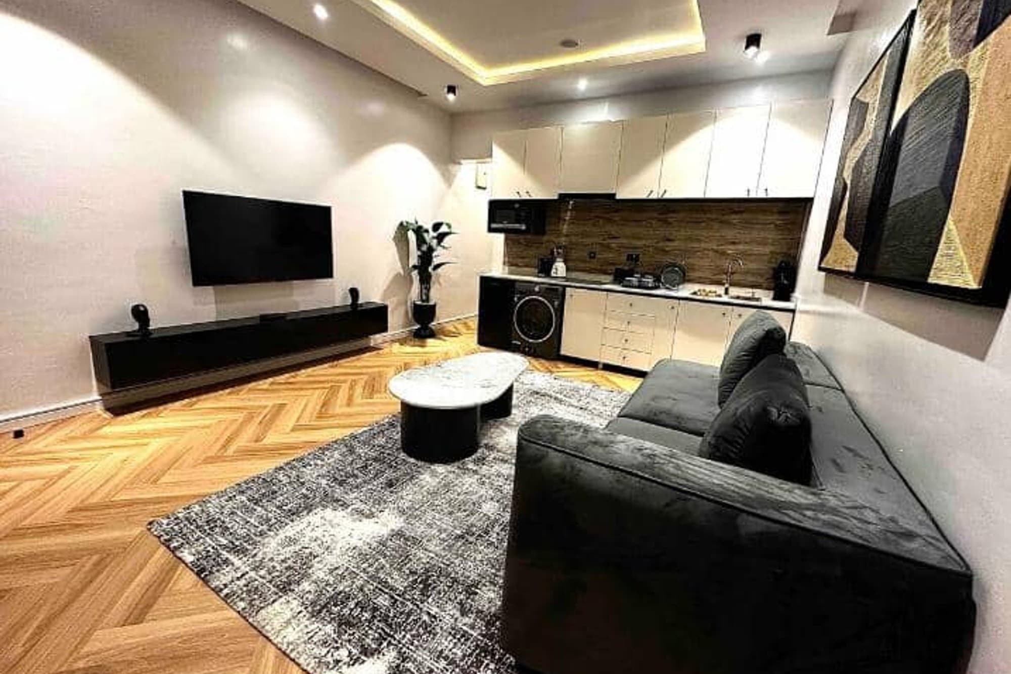 Executive Gray 1 Bedroom Apartment image 1