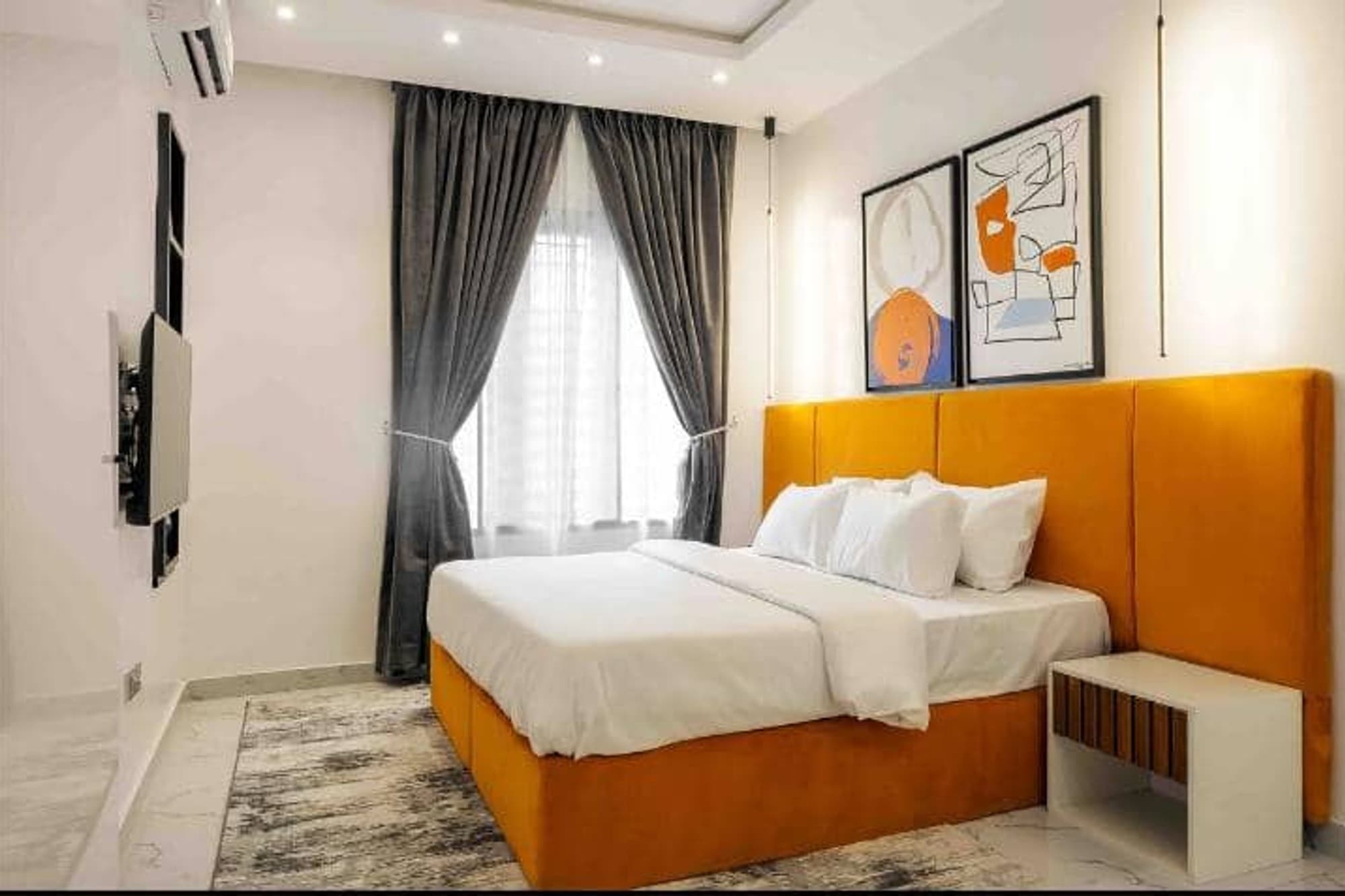 Executive Turquoise 1 Bedroom Apartment in Lekki