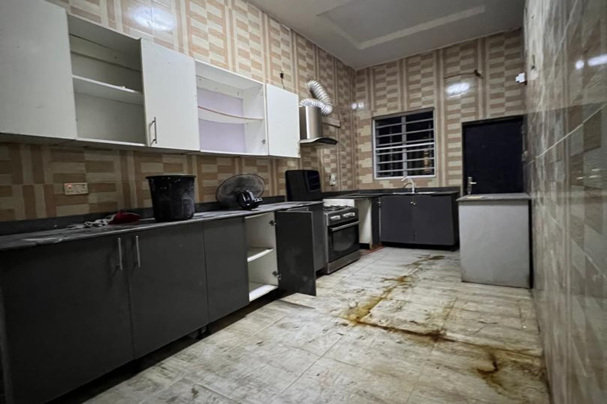 Spacious Mini Flat With Luxury Fitted Kitchen in Lekki