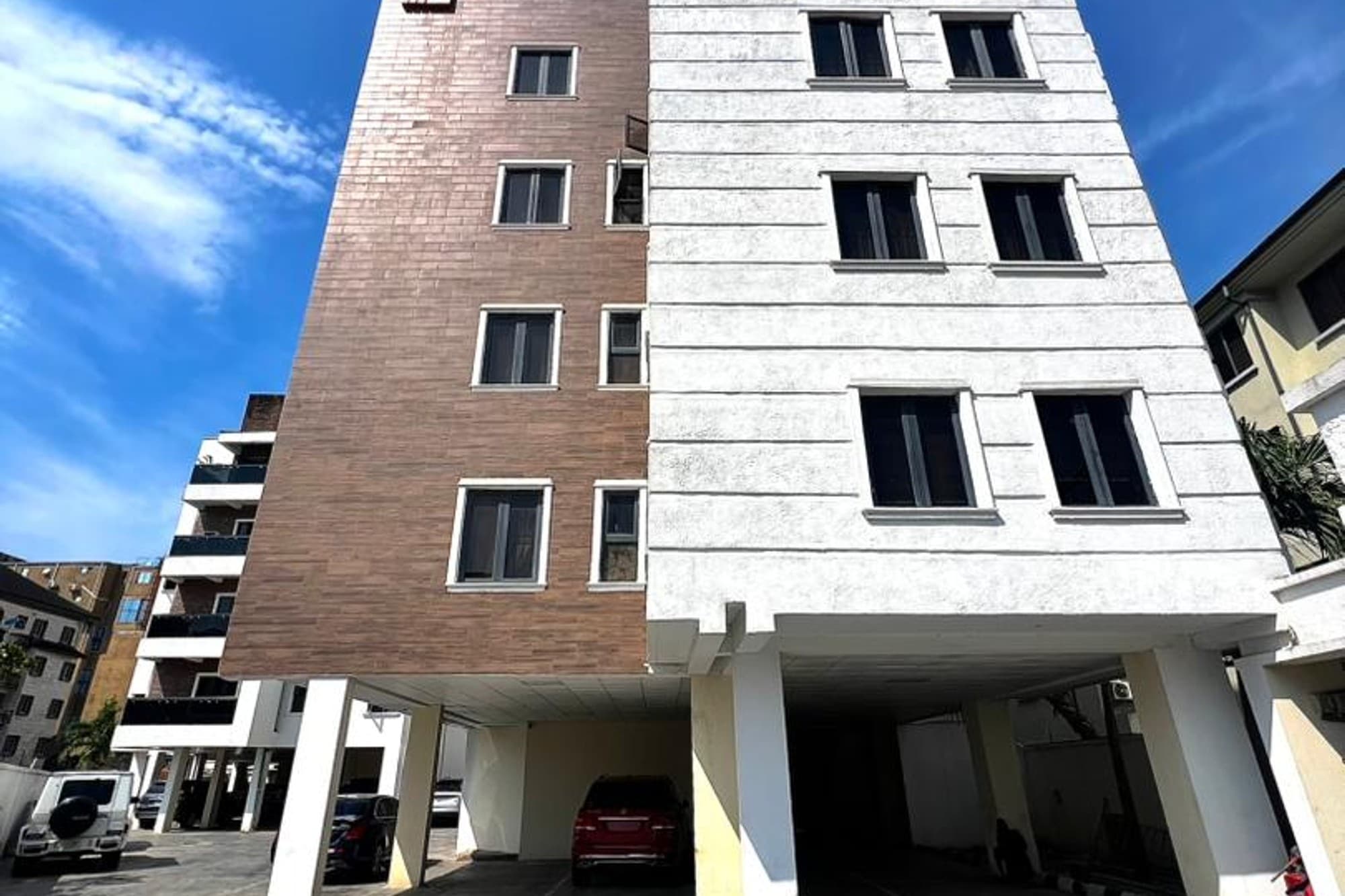 3 Bedroom Apartment With Bq, in Lagos