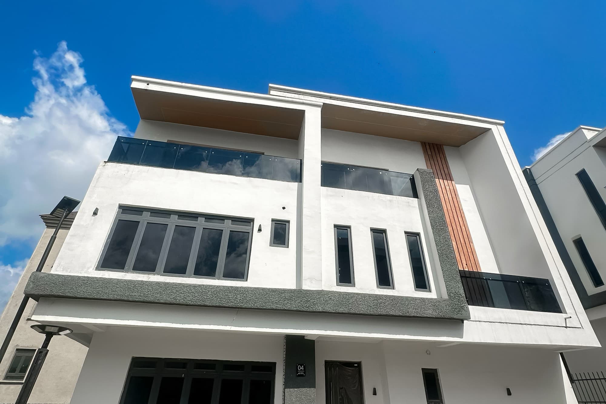 5 Bedroom Fully Detached Duplex. Corner Unit image 1