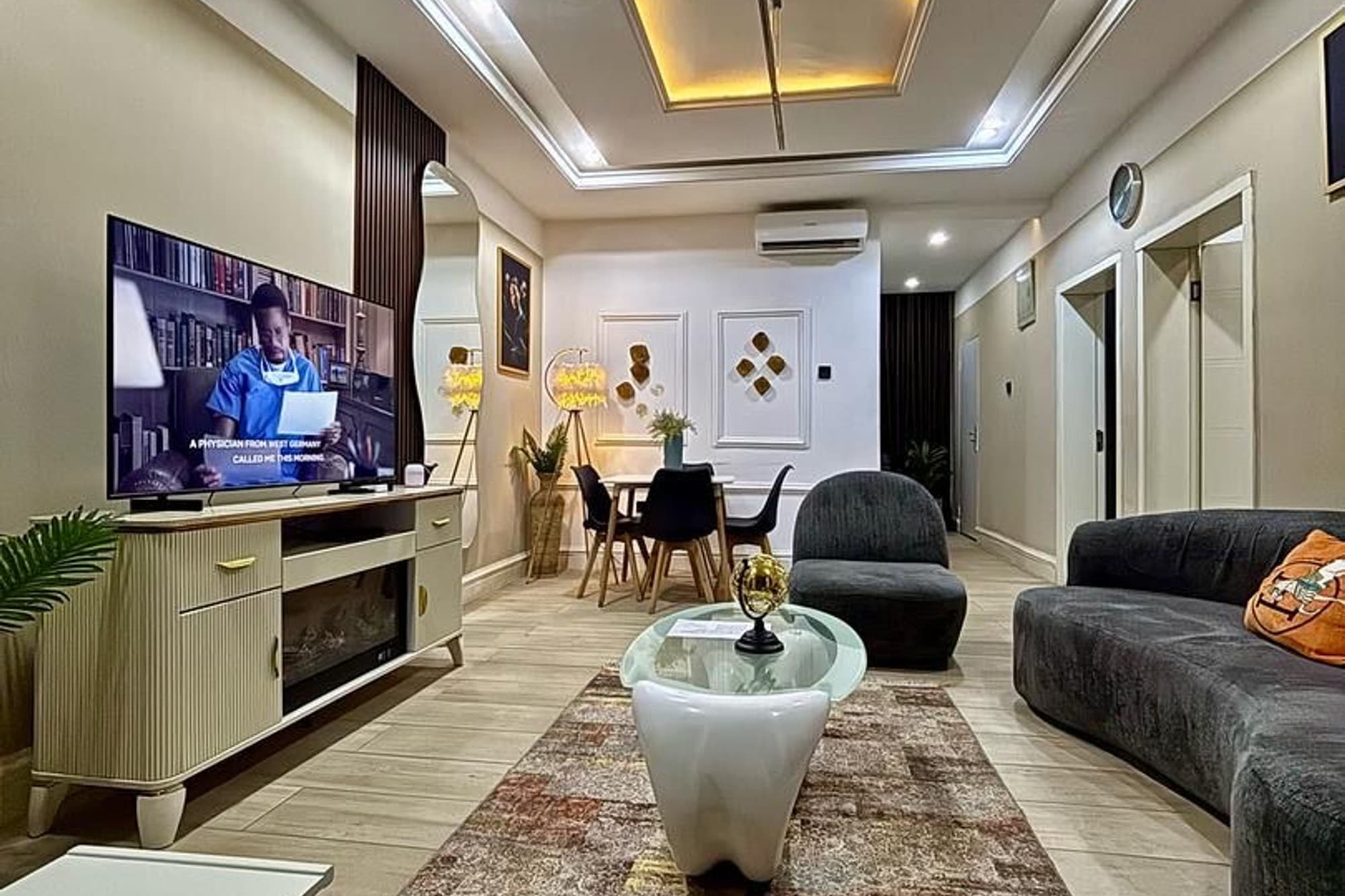 Elegant 2 Bedroom Apartment image 1